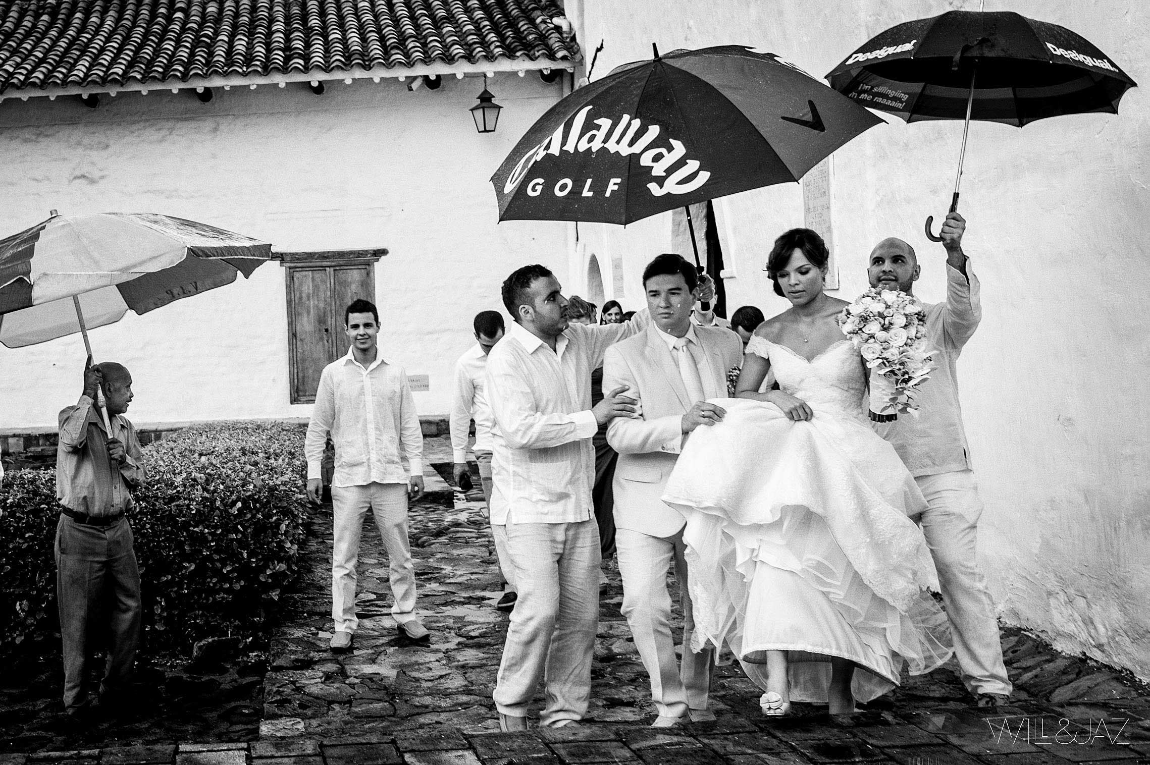 Will & Jaz - willyjaz.com - Bodas - Matrimonios - Wedding - Carolina & Jonathan - Entremanteles - Orquideorama - Iglesia La Merced-10