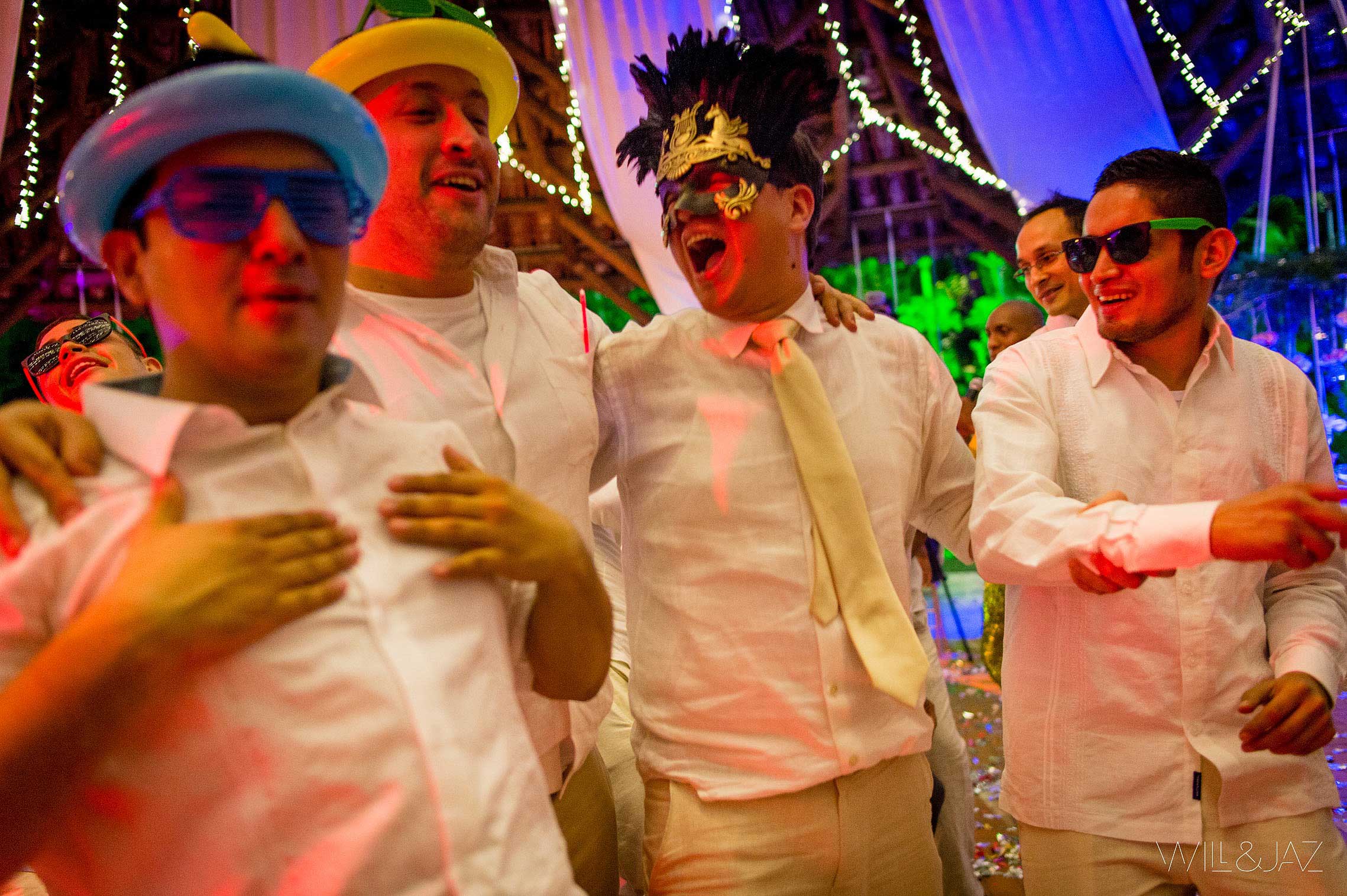 Will & Jaz - willyjaz.com - Bodas - Matrimonios - Wedding - Carolina & Jonathan - Entremanteles - Orquideorama - Iglesia La Merced-39