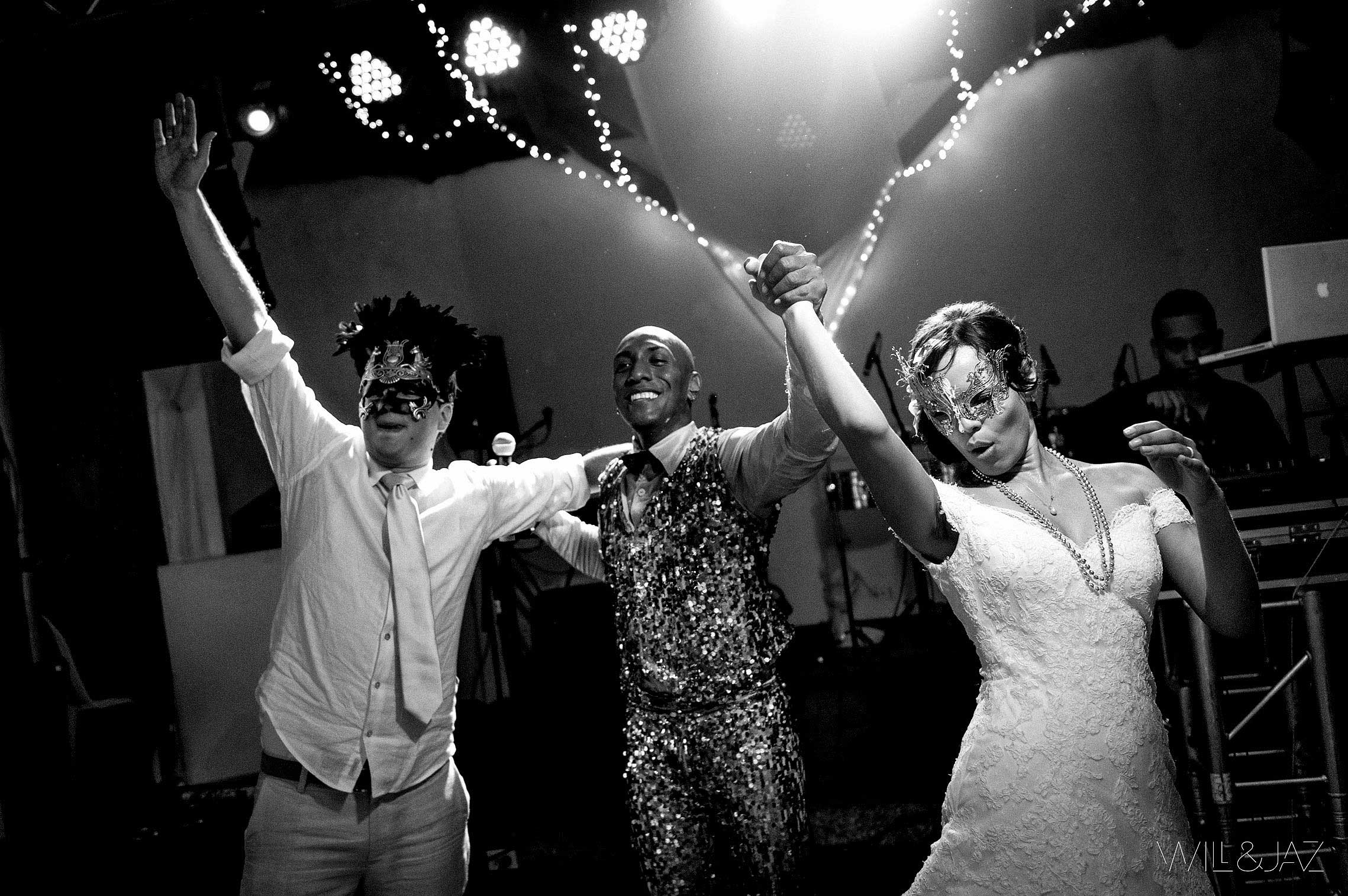 Will & Jaz - willyjaz.com - Bodas - Matrimonios - Wedding - Carolina & Jonathan - Entremanteles - Orquideorama - Iglesia La Merced-43
